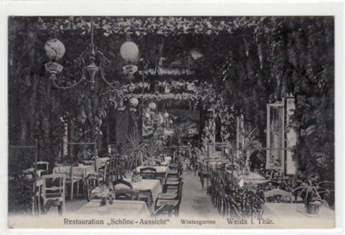 Weida Weida i. Thür. mit Wintergarten im Restaurant " Schöne Aussicht " gelaufen von 1913. Kleine Anhaftung Kartenmitte, sonst gut erhalten.