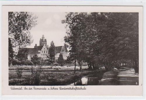 Salzwedel. An der Promenade mit höherer Landwirtschaftsschule gelaufen 1943. Gute Erhaltung.