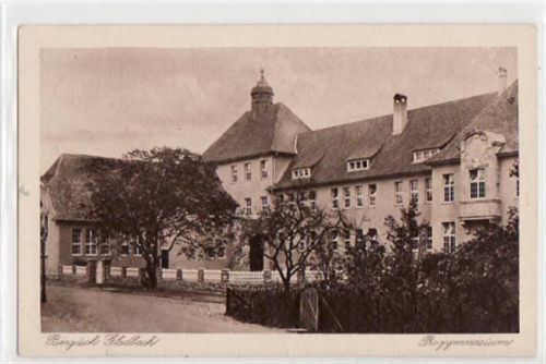 Bergisch Gladbach mit Progymnasium gelaufen von 1931. Ecken mit Albumabdrücken, kleiner Riß am Rand unten links, sonst gut erhalten