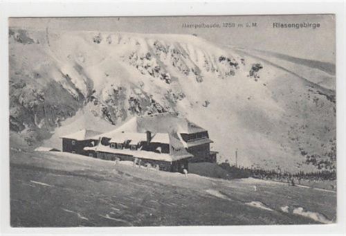 verschneiten Hampelbaude / Schronisko Strzecha Akademicka - Kreis Hirschberg / Jelenia Góra im Riesengebirge gelaufen 1913. Leichter Stempeldurchdruck. Leichter Bug an der rechten unteren Ecke , sonst gut erhalten