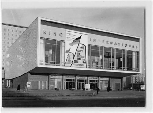 Berlin-Friedrichshain. Kino International ungelaufen Gute Erhaltung.
