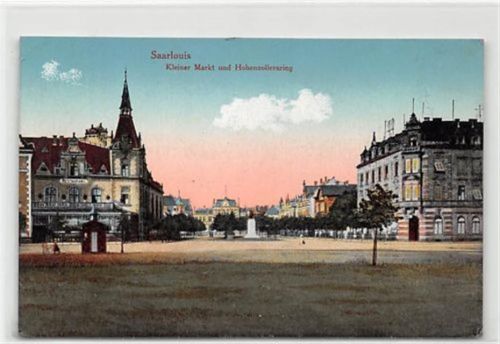 Saarlouis Saarlouis. Hohenzollernring kleine Markt. Feldpost, Stempel von 1916. Ecken mit Albumabdrücken, sonst gut erhalten