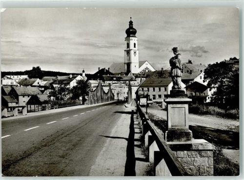 Roding Straße Statue Kirche
