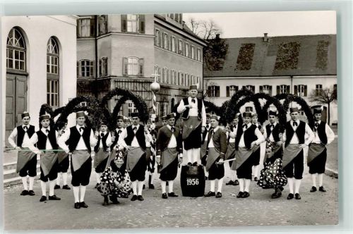Haag 1956 Schäfflertanz des TSV 1864 ausgeführt