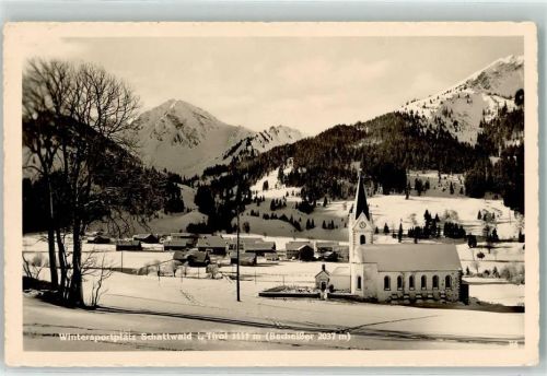 Schattwald Wintersportplatz Tirol 1111 m Bescheißer 2037 m Kirche Winter Schnee