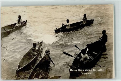 Singapore Malay Boys diving for coins Ruderboot
