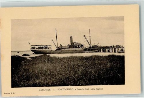 Porto-Novo Branca Boat sur la lagune Dampfer