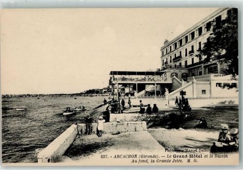 Arcachon Le grand Hotel et le Bassin Ruderboot