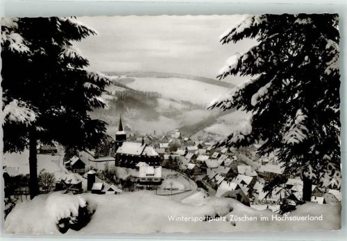 Züschen mit Kirche im Schnee