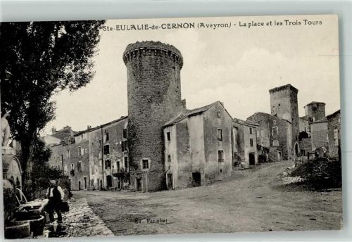 Sainte-Eulalie-de-Cernon La place et les Trois Tours