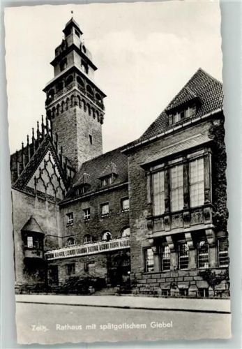 Zeitz Rathaus mit spätgotischem Giebel