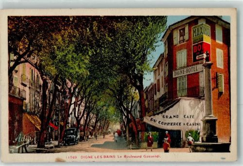 Digne-les-Bains le Boulevard Gassendi Gasthaus Grand Cafe Oldtimer