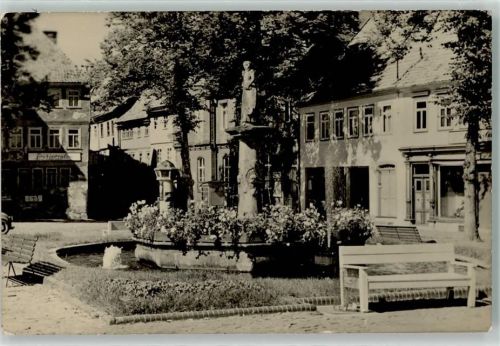 Schleusingen Marktplatz mit Brunnen