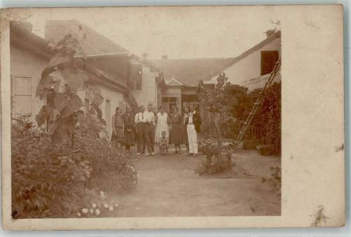 Familienfoto Ort handschriftlich Trachten Ungarn Privatfoto AK
