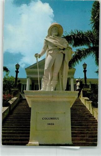 Nassau Denkmal für den Entdecker Christoph Kolumbus mit dem Goverment House