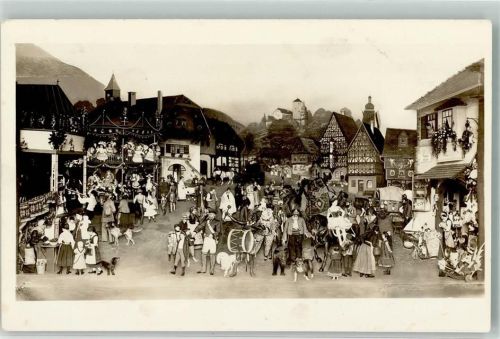 O6400 Sonneberg , Thür Dackel Thüringer Kirmes Ausstellung Spielzeugmuseum Puppen Jahrmarkt