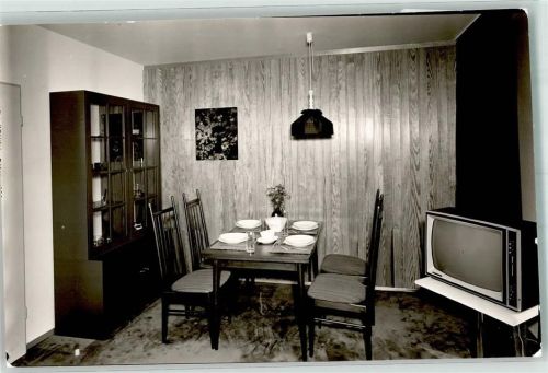 36145 W6417 Hofbieber FOTO KEINE AK Ferienbungalow Esszimmer Foto Original aus Archiv eines Ansichtskartenverlags Ort handschriftlich