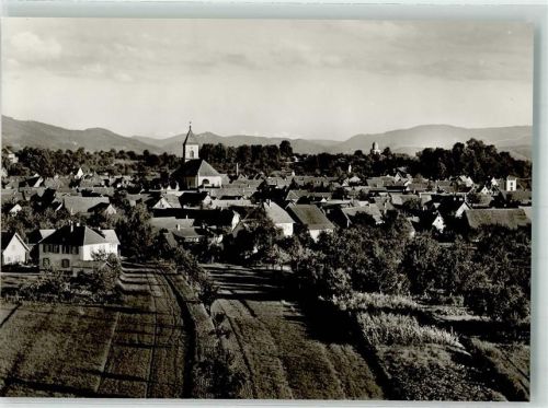 Renchen mit Heilig-Kreuz-Kirche und Wasserturm