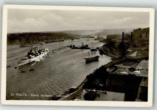 Valletta Grand Harbour Kriegsschiff Hafen Foto AK