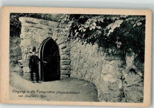 Saalfeld Bergmann am Eingang zu den Feengrotten Diadochithöhlen