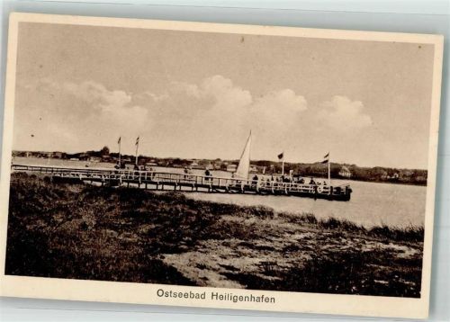 Heiligenhafen Ostseebad Segelboot Fahnen Steg