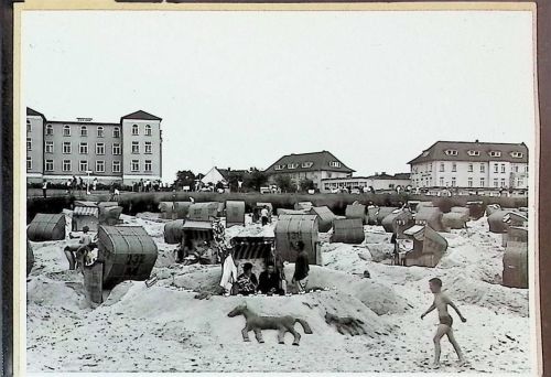 Duhnen Foto montiert auf Karton Strand mit Strandhotel Seehotel und Jugendherberge Fotograf Otto Schulze