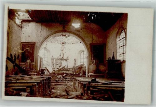 Durch Granate zerstörte Kirche