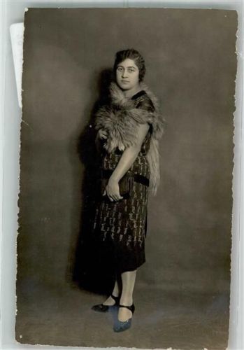 Roma 1927 Junge Frau im Fotostudio Ort handschriftlich