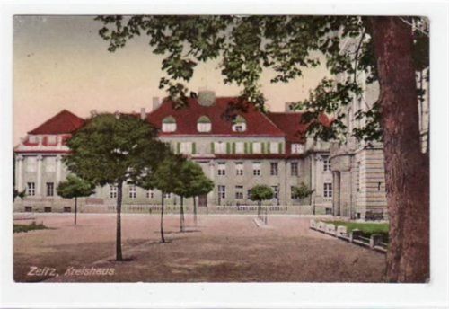 Zeitz Zeitz mit Kreishaus gelaufen von 1922 kleiner Knick oben rechts, sonst gut erhalten.