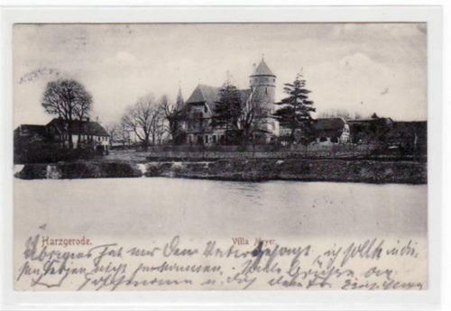 Harzgerode Harzgerode mit Villa Meyer gelaufen von 1905. Leichte Stempelspuren, an den Ecke n leichte Abdrücke vom Album, sonst gut erhalten.