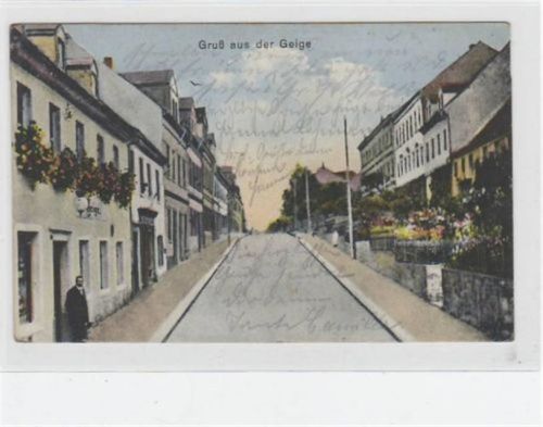 Roßwein mit Straßenpartie und Gasthaus Geige. Feldpost, mit Stempel von 1917. Leicht abgerundete Ecke n, leicht stockfleckig, sonst gut erhalten.