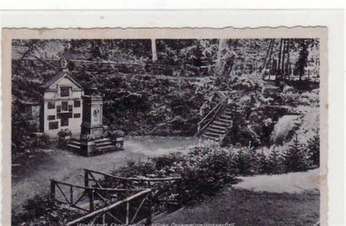Eberswalde Waldstadt Eberswalde. Abgebildet ist das Mücke Denkmal am Wasserfall. Postalisch nicht befördert. Kleiner Knick an der unteren rechten Ecke, sonst gut erhalten.
