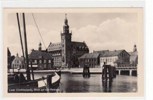 Leer mit Blick auf das Rathaus. Karte beschrieben. Gute Erhaltung.