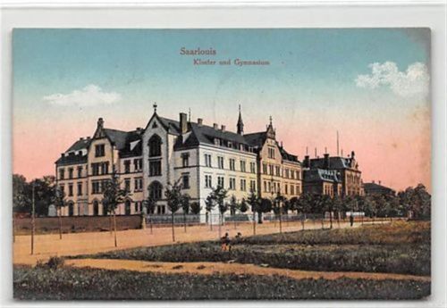 Saarlouis Saarlouis. ein Blick auf das Kloster Gymnasium. Karte beschrieben Handschriftliches Datum von 1924. Leichter Stempeldurchdruck, leicht fleckig, sonst gut erhalten