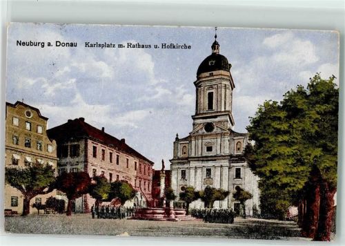 Neuburg Karlsplatz Brunnen Rathaus Hofkirche