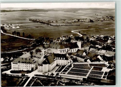 Mallersdorf-Pfaffenberg Fliegeraufnahme Kloster mit Schwesternfriedhof