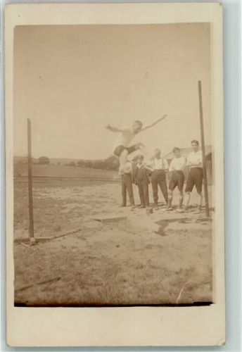 Hochsprung Turnverein Leichtathletik Kiel Leichtathletik 1920 Privatfoto AK