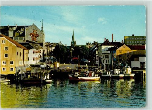 Trondheim Blick auf den Fischmarkt Fischerboot Ravnkloa Nidaros Cathedral