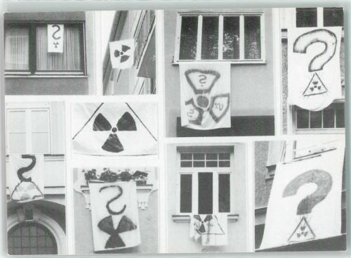München 1986 Protesttücher an Münchner Häuser über Strahlenbelastung nach Atomkatastrophe