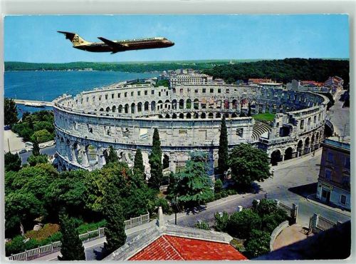 Pula Amphitheater Flugzeug