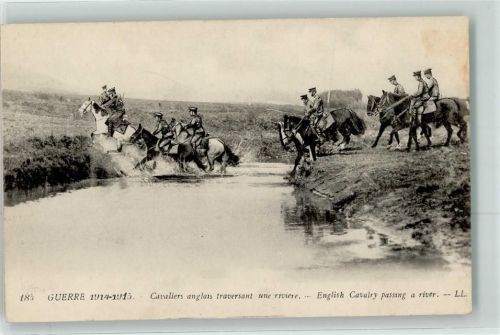 1915 Englische Reiter überqueren einen Fluss