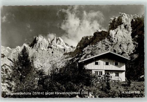 Mittenwalder Hütte gegen Karwendelspitzen Hüttenstempel