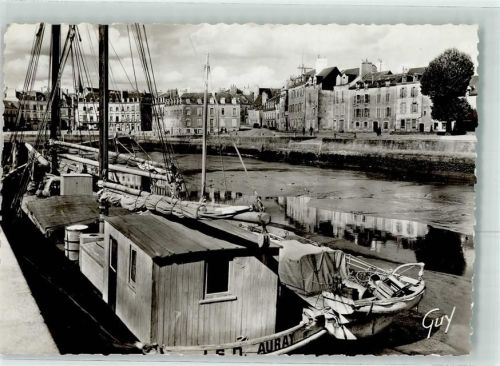 Vannes der Hafen bei Ebbe