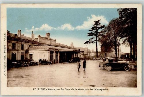 Poitiers la Cour de la Gare vue des Messageries Oldtimer
