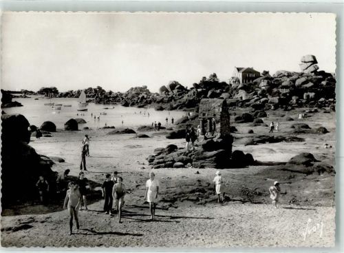 Perros-Guirec la Plage oratoire de St. Guirec patron des jeunes filles a marier Ploumanac'h