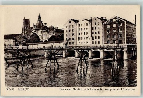 Meaux les vieux Moulins et la Passerelle vue prise de l`Abreuvoir