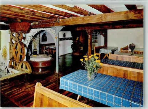 Hadamar Jugendfreizeitstätte Hirsenmühle Inneres Blumen Vase Holzrad Sonne