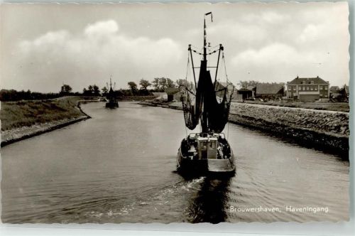 Brouwershaven Hafeneingang Fischerboot