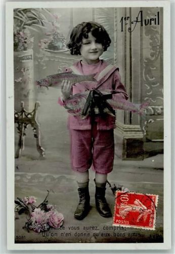 1919 Kind Matrosenanzug Fisch