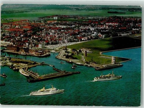 Cuxhaven Fliegeraufnahme Leuchtturm Schiffe